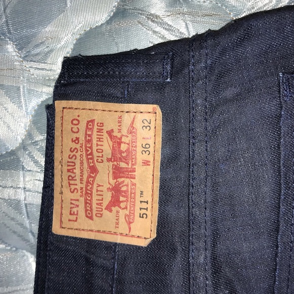 Men’s Levi Jeans - Picture 2 of 5